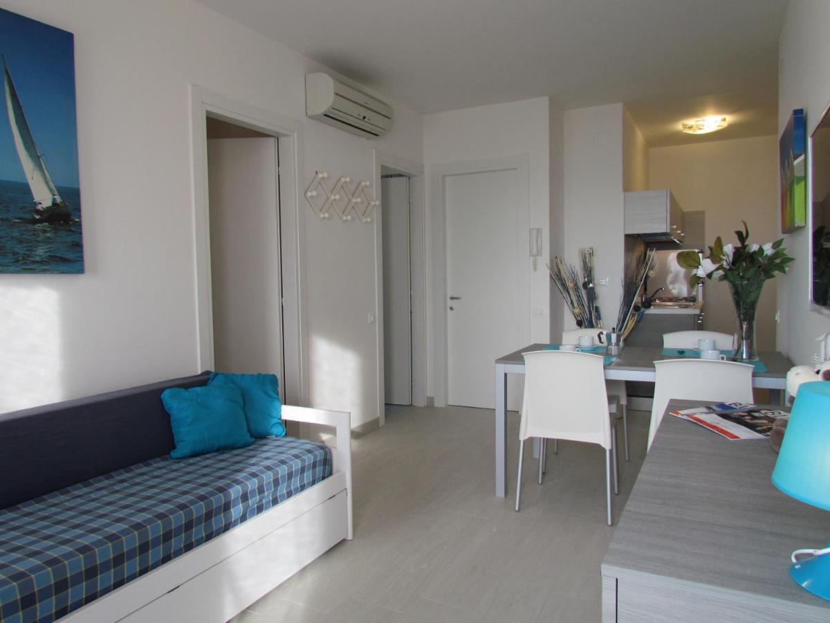 Condominio Zenith Бибионе Екстериор снимка