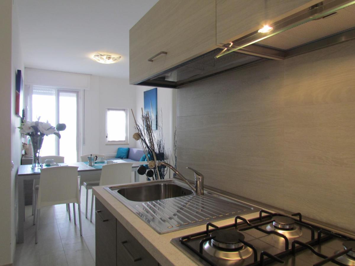 Condominio Zenith Бибионе Екстериор снимка
