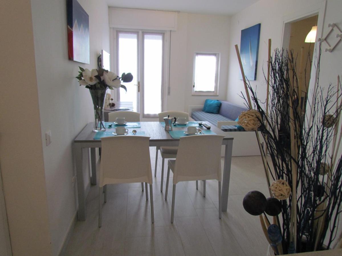 Condominio Zenith Бибионе Екстериор снимка