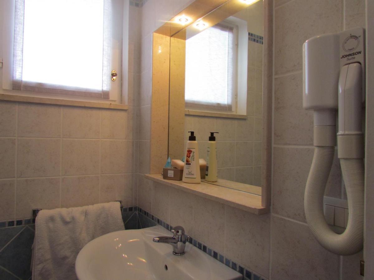 Condominio Zenith Бибионе Екстериор снимка