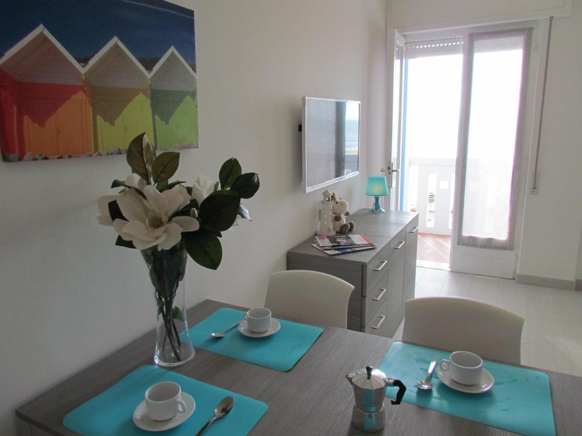 Condominio Zenith Бибионе Екстериор снимка